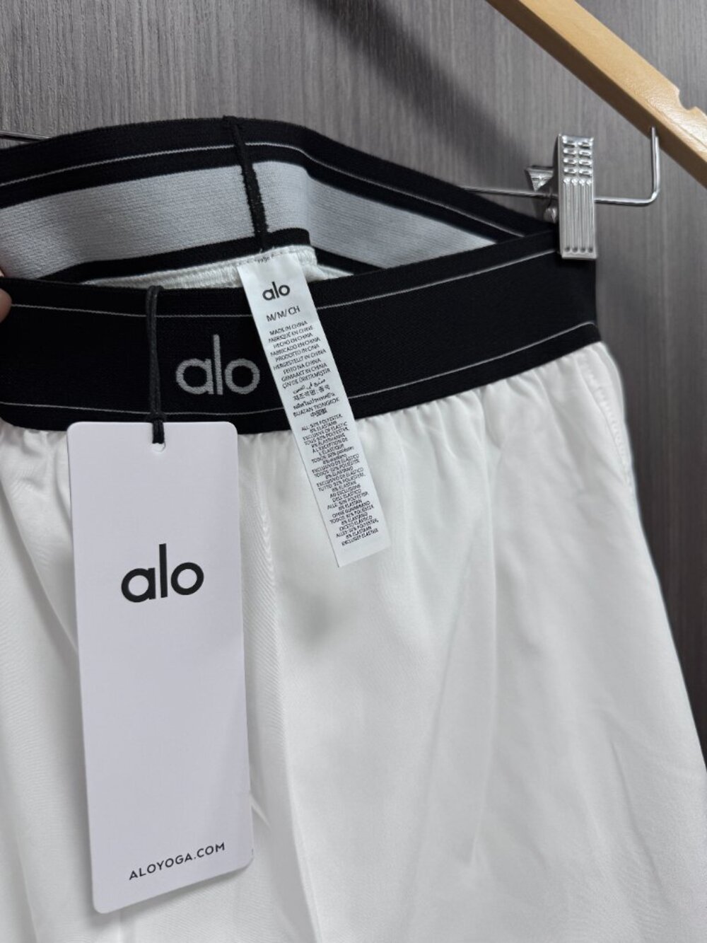 White Skirt 😘 ALO Yoga Daily/travel Match Point Tennis Skirt NWT - Picture 4 of 7